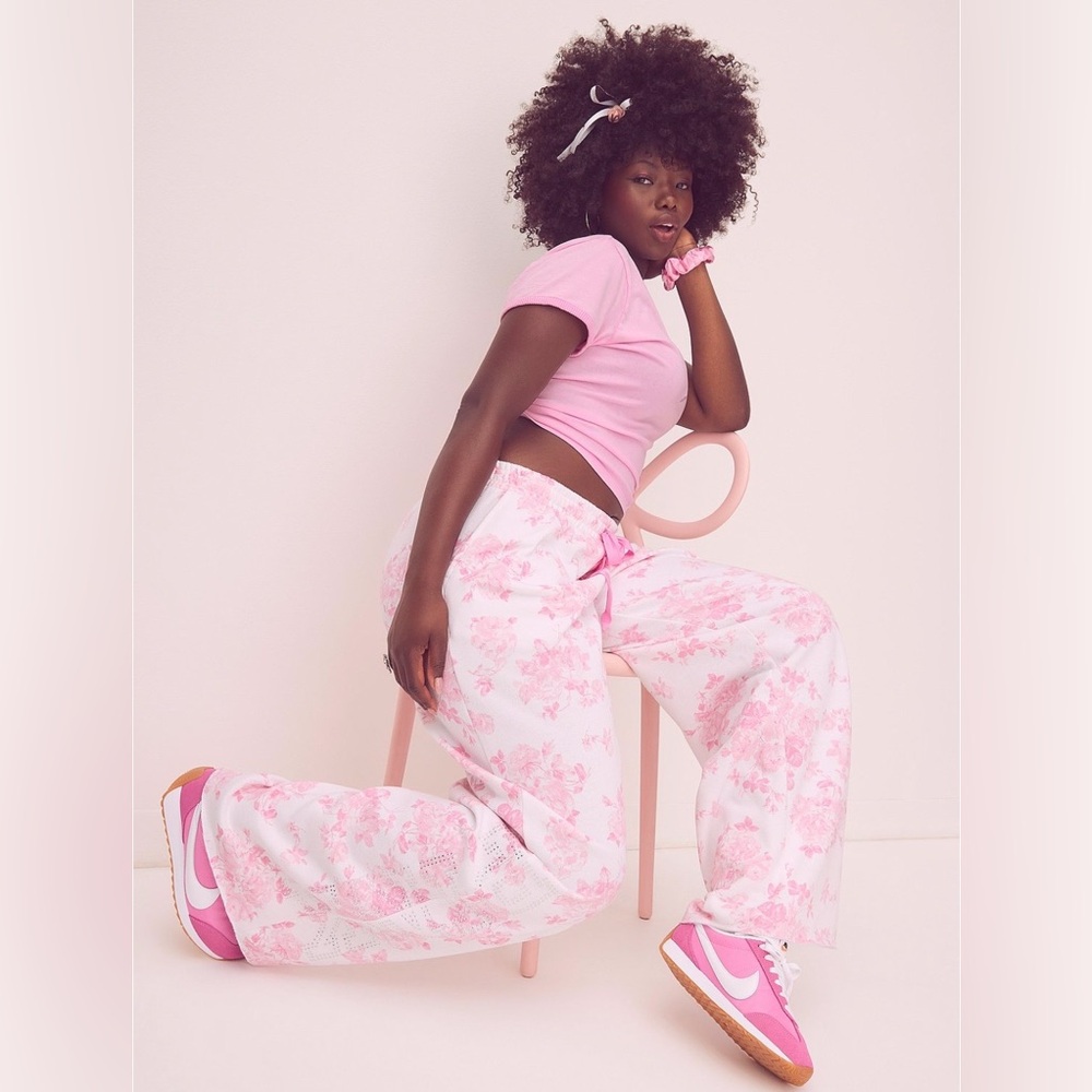 PINK X LoveShackFancy Wide Leg Sweatpants Everblooming White Medium Long NWT